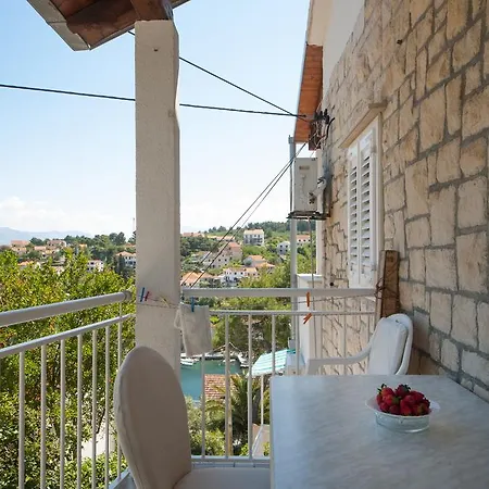 Apartment Agata Splitska Exterior photo