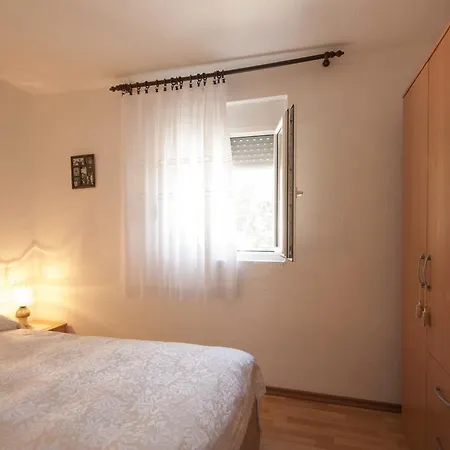 Apartment Agata Splitska Exterior photo