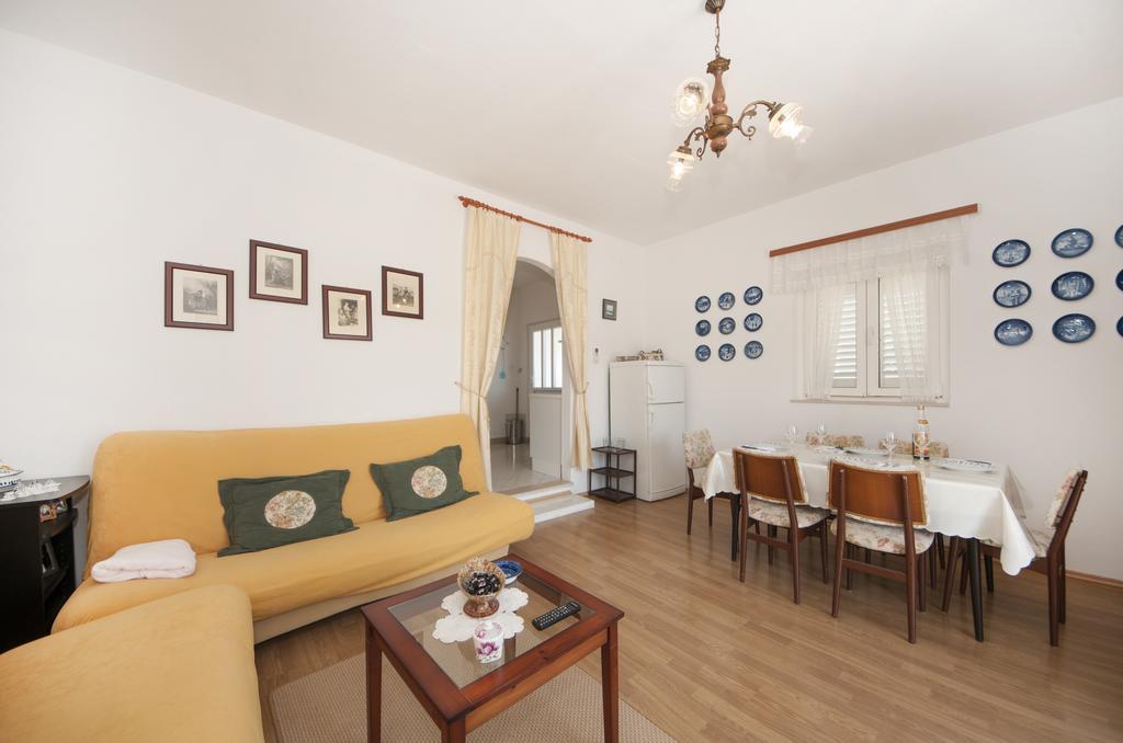 Apartment Agata *